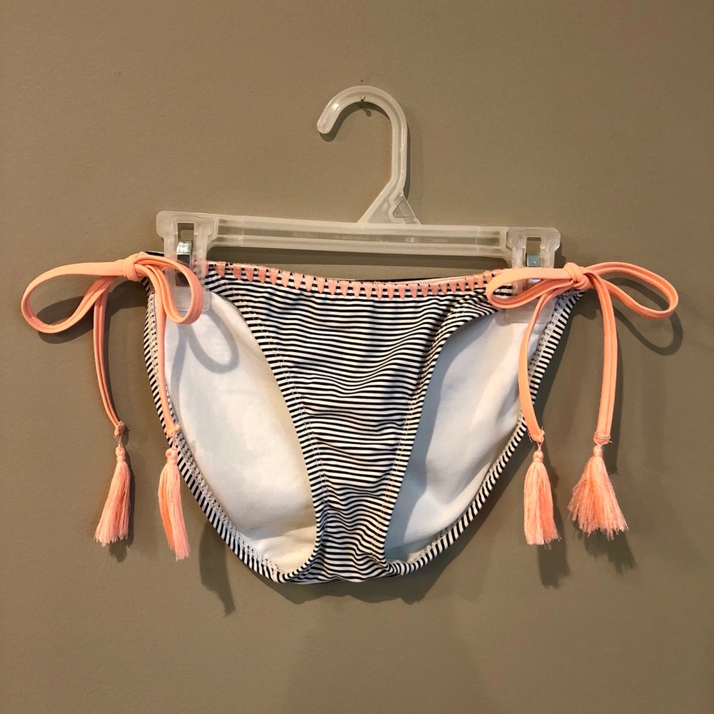 NWOT Xhilaration String Swim Bikini Bottoms Small